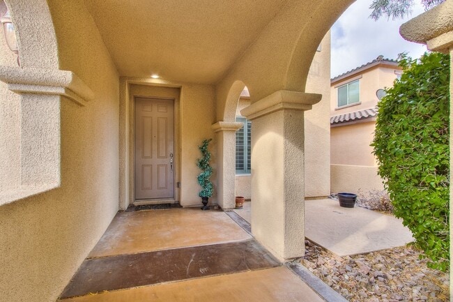 Building Photo - Summerlin Home with downstairs Bed/Bath & Large Patio with Courtyard!