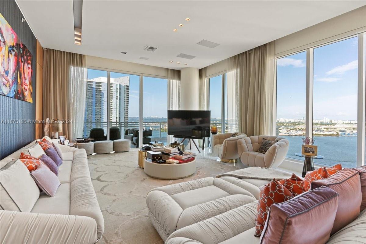 Foto principal - 900 Brickell Key Blvd