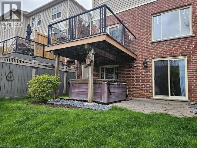 Building Photo - 10 Brooking Ct