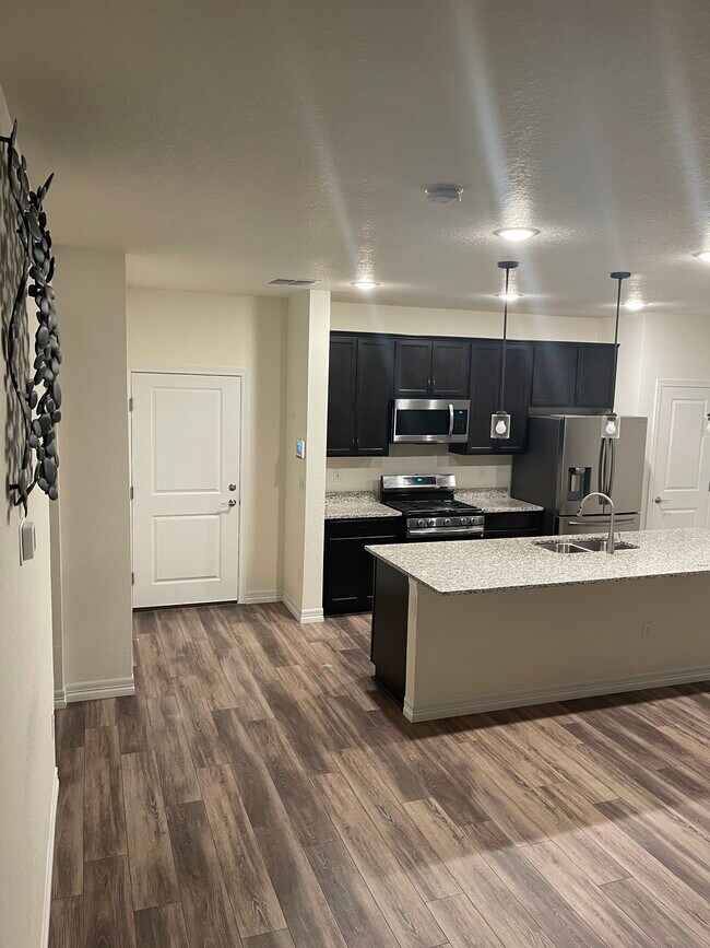 Foto del edificio - 16828 E 119th Ave