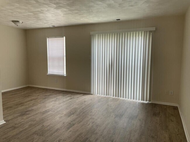 Foto del edificio - 1508 Garland Way