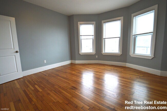 Building Photo - 4 br, 1 bath  - 303 Hancock St Apt 2A