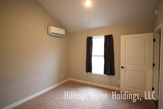 Building Photo - 62 Hilltop Rd