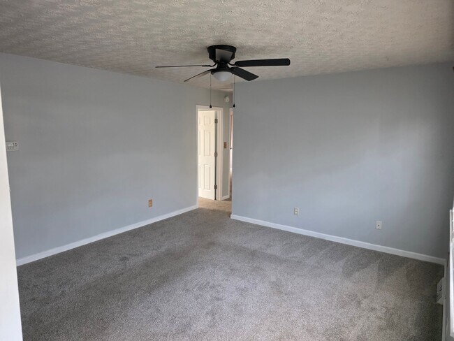 Foto del edificio - 5014 Hazelwood Rd