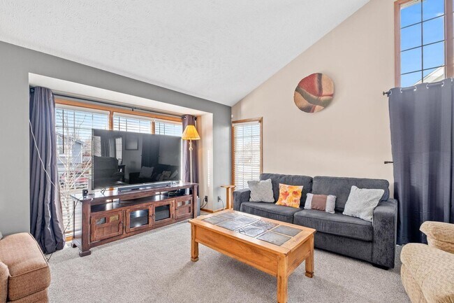 Building Photo - FURNISHED SHORT TERM RENTAL