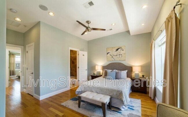 Building Photo - 1034 Quebec Pl NW