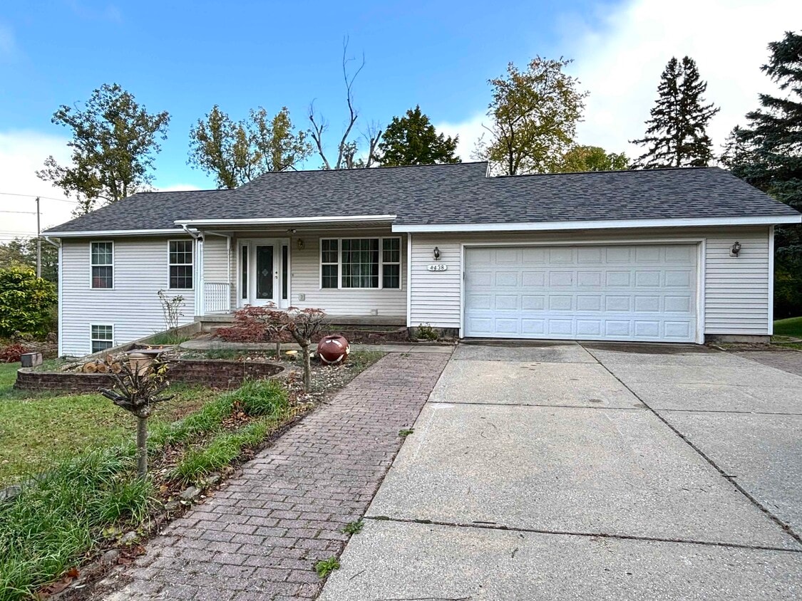 Primary Photo - 4438 Morningside Dr SE