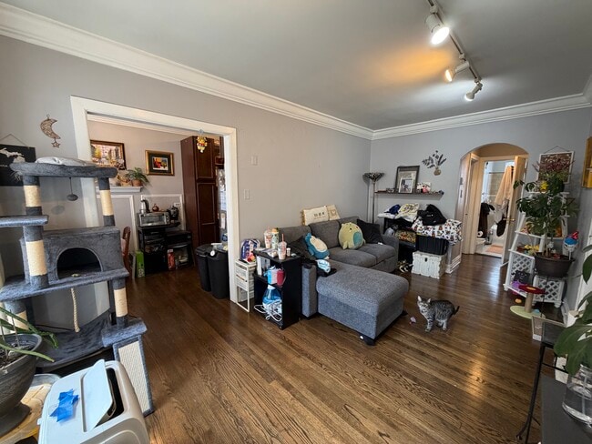 Foto del edificio - 842 W Ainslie St