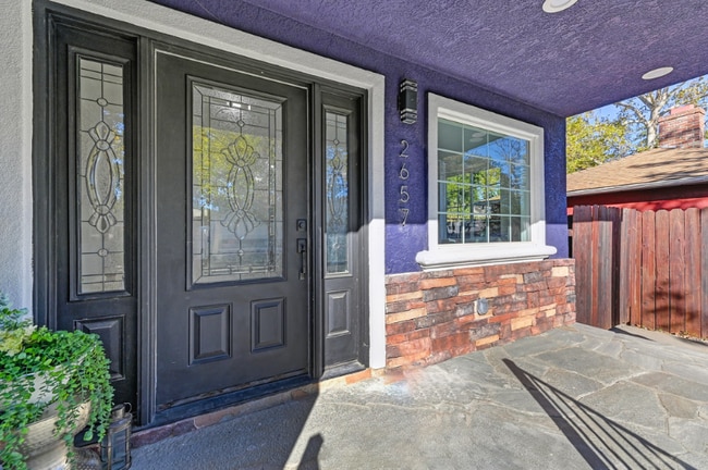 Building Photo - 2657 2nd Ave