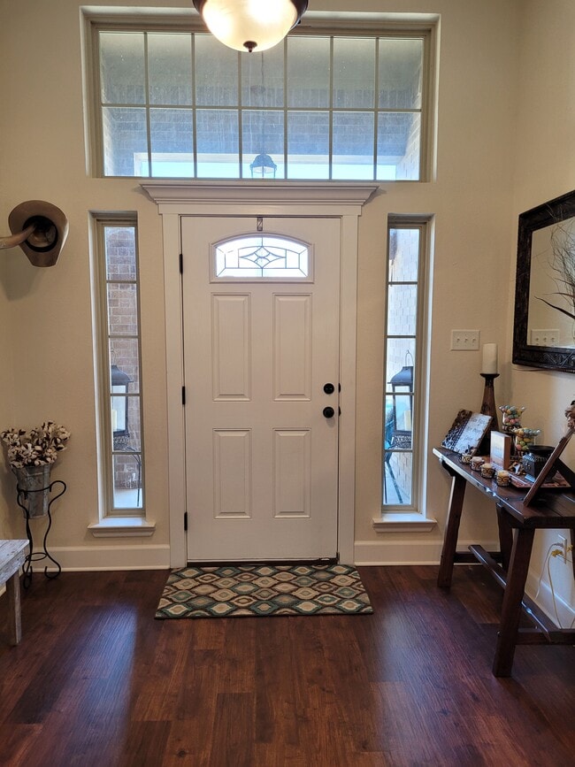 Building Photo - 1204 Robinsville Ct