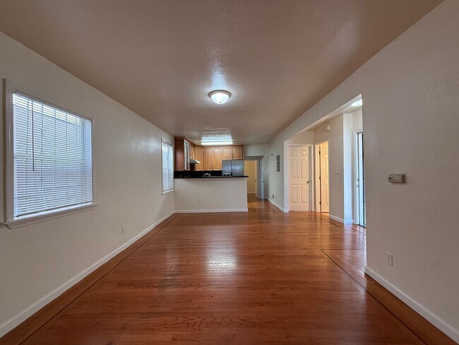 Foto del edificio - 2238 E 21st St