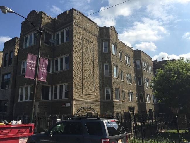Building Photo - 1645 S California Ave