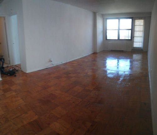 Primary Photo - 242 E 82nd St