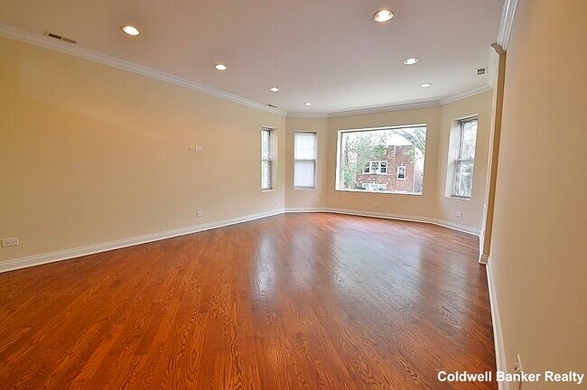 Foto del edificio - 5842 N Artesian Ave