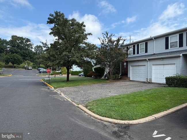 Building Photo - 99 Brookview Cir