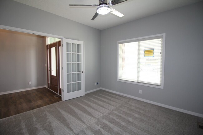 Building Photo - 2168 Rainbow Ave