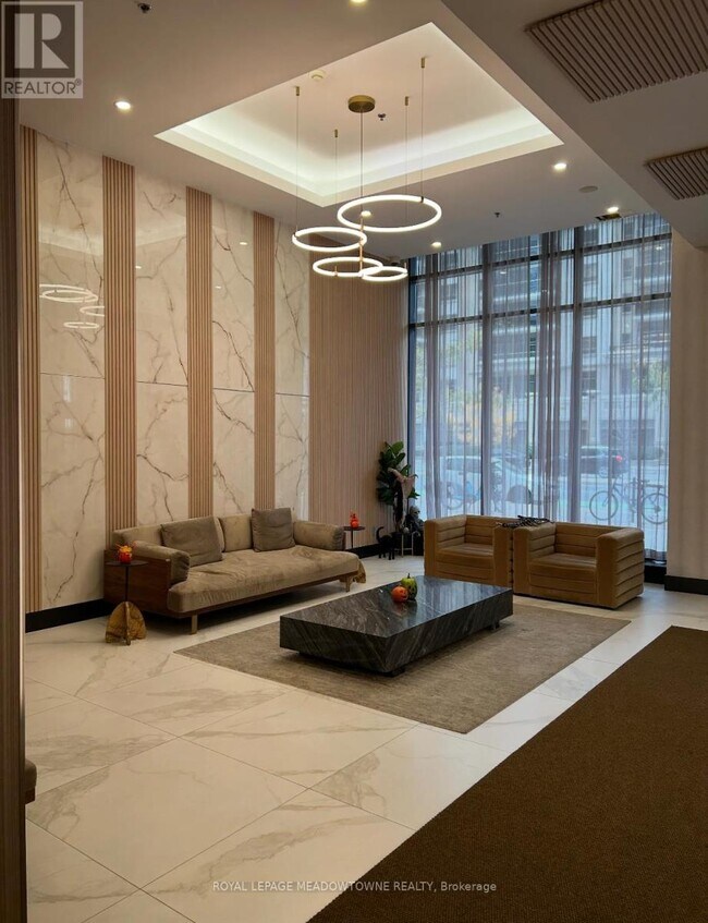 Photo du bâtiment - 4070 Confederation Pkwy