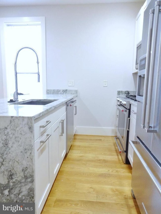 Building Photo - 1159 Oates St NE