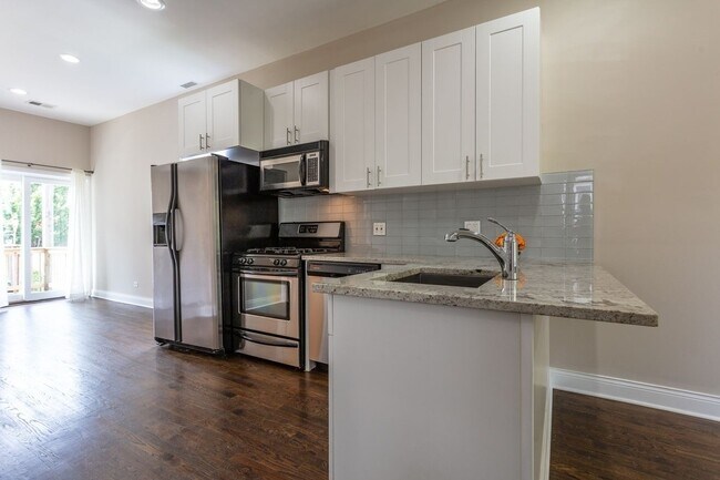 Building Photo - 1744 North Hoyne Avenue, Unit 2F