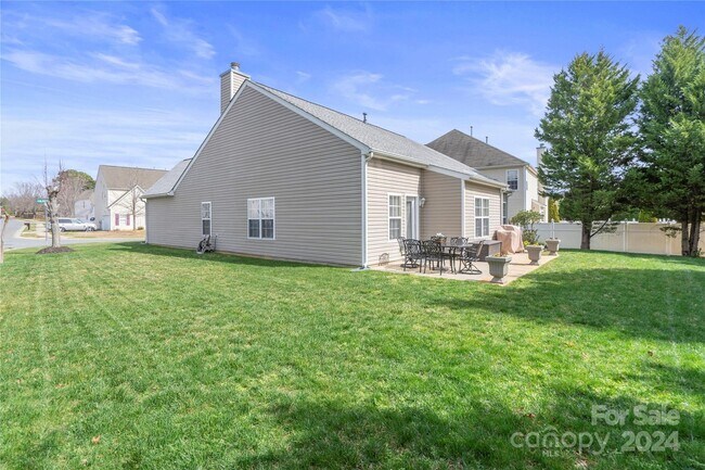 Side & Back View - 5715 Falkirk Ln