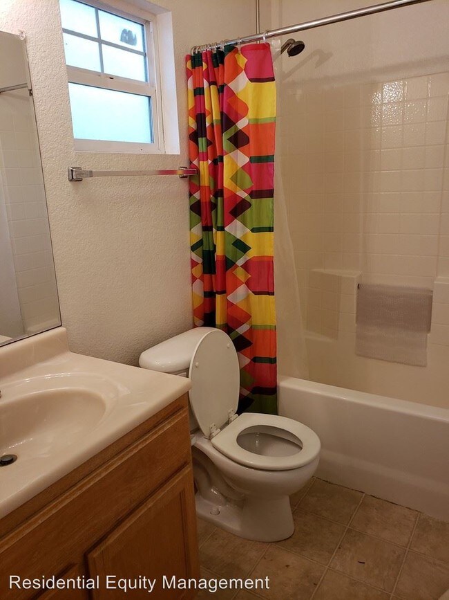 Building Photo - 4 br, 2.5 bath House - 2847 39th Street
