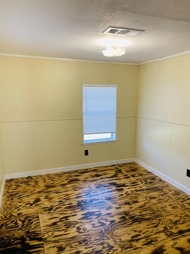 Building Photo - 105 Prune St