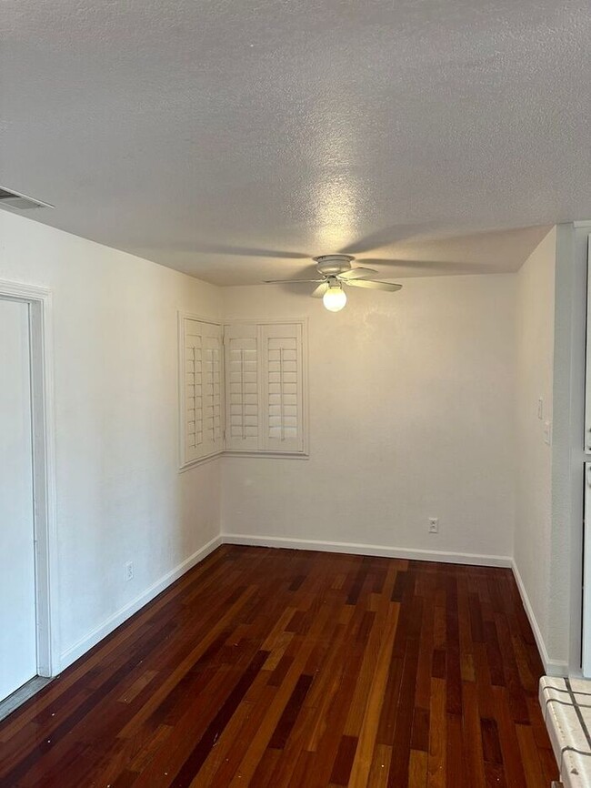 Building Photo - Stockton 3 Bedroom 2 Bedroom