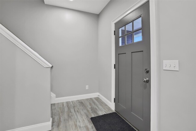 Building Photo - 108 Clarks Ln