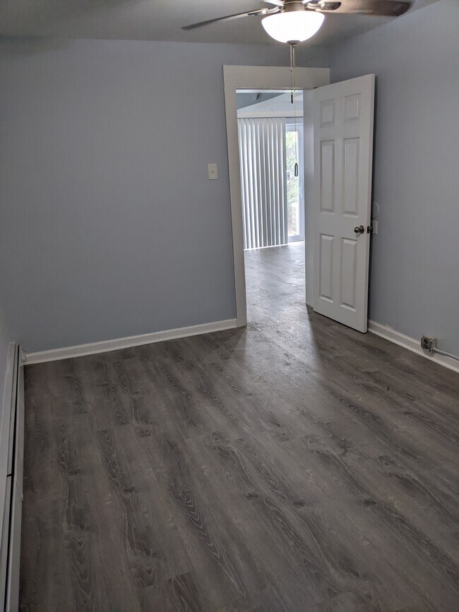 Building Photo - 28 Skyline Dr