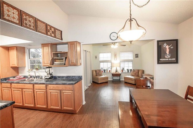 Building Photo - 3321 Plantation Rd