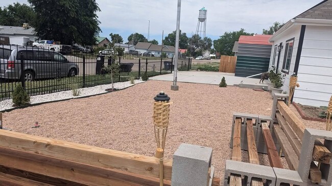 Building Photo - 464 2nd Ave