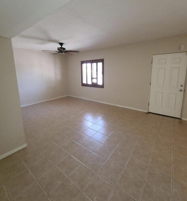 Foto del edificio - 1407 W Glenrosa Ave