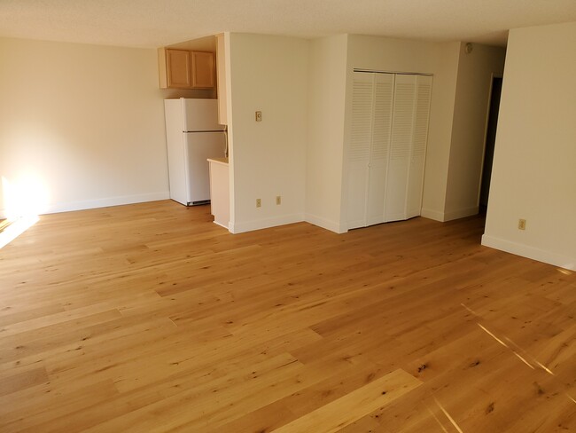 Building Photo - 7844 Camino Huerta