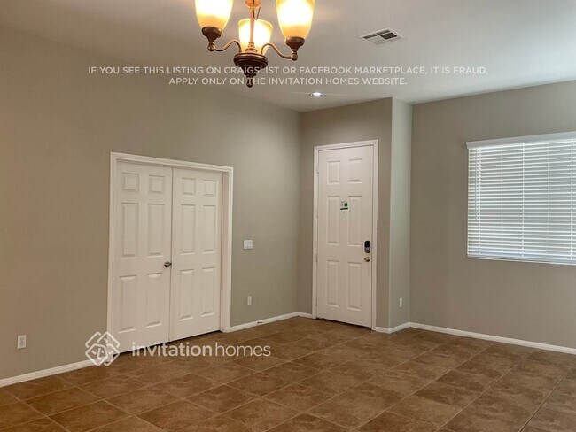 Foto del edificio - 7855 Mohican Canyon St