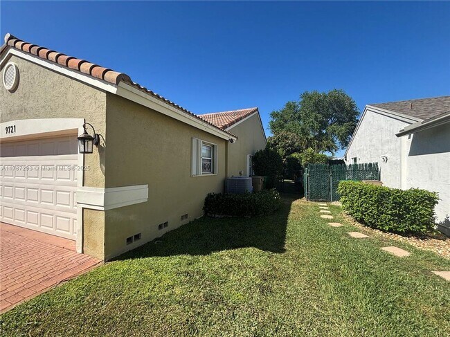 Foto del edificio - 9721 SW 15th Dr