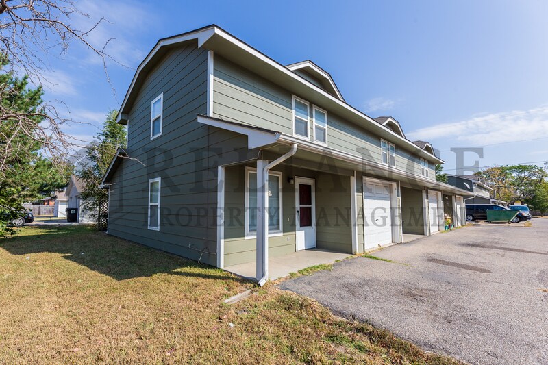 Primary Photo - 1136 Richmond St