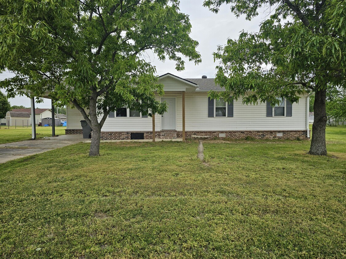 4901 Guy St, Paragould, AR 72450 House Rental in Paragould, AR