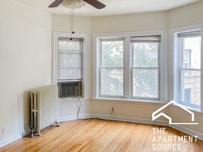 Building Photo - 3915 N Pine Grove Ave