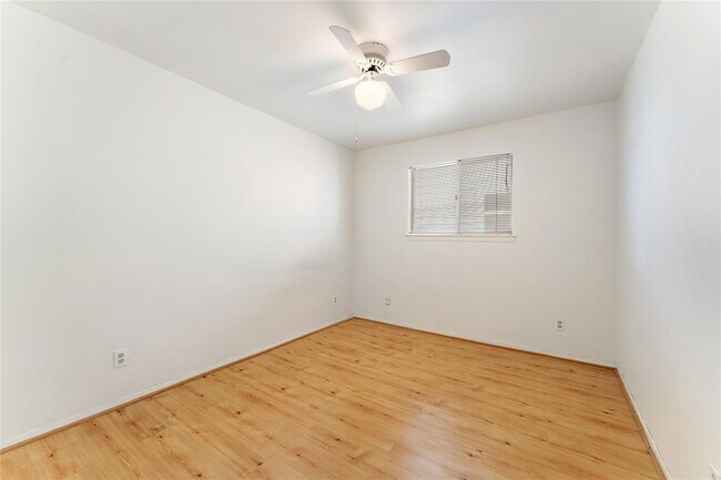 Foto del edificio - 2515 Shakespeare St