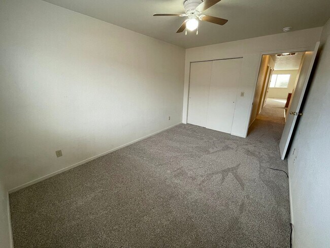 Building Photo - Cute 2 Bedroom unit in Carson City