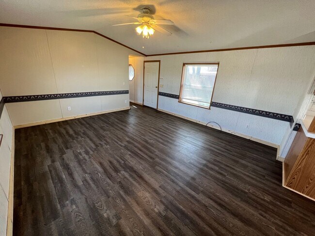 Foto del edificio - 2 Bedroom 2 Bath Updated Mobile Home in Cl...