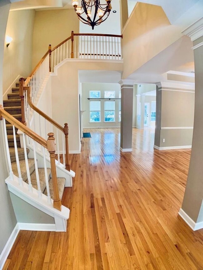 Building Photo - Gorgeous Daniel Island Home!