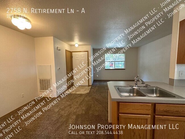Foto del edificio - 2758 N Retirement Ln
