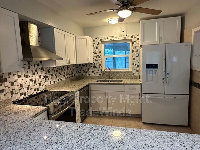 Foto del edificio - 10739 64th Ave N