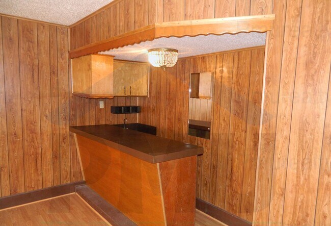 Foto del edificio - COMING SOON! Brick 3-Bed, 2-Bath with Fenced Yard & Burglar Bars