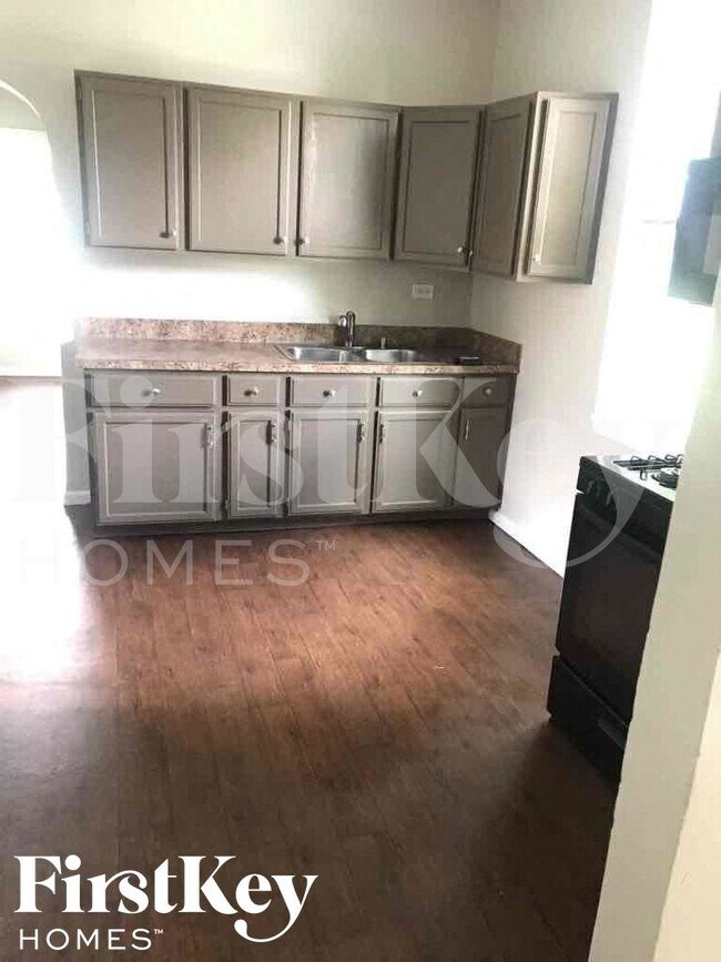 Foto del edificio - 14522 S Short St