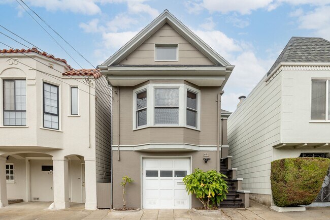 Foto del edificio - Charming Sunset Home with Hardwood Floors ...