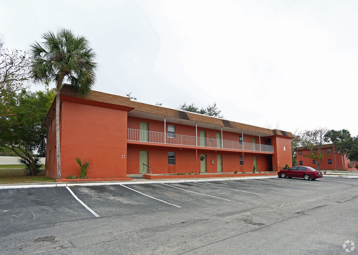 Foto del edificio - Lake Wales Garden