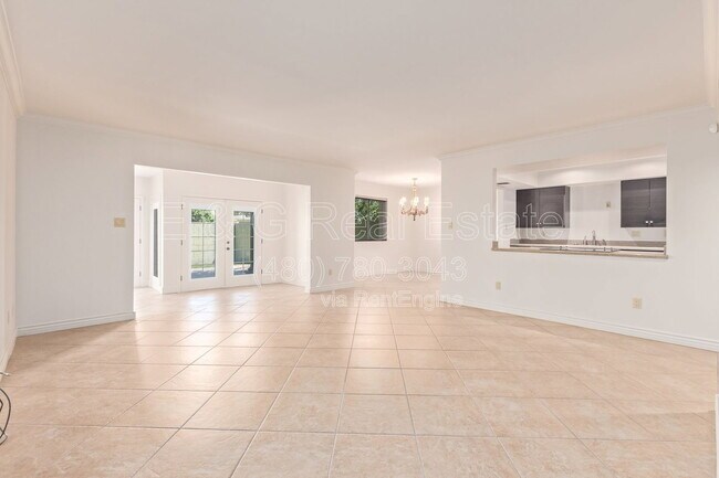 Foto del edificio - 6282 E Pinchot Ave