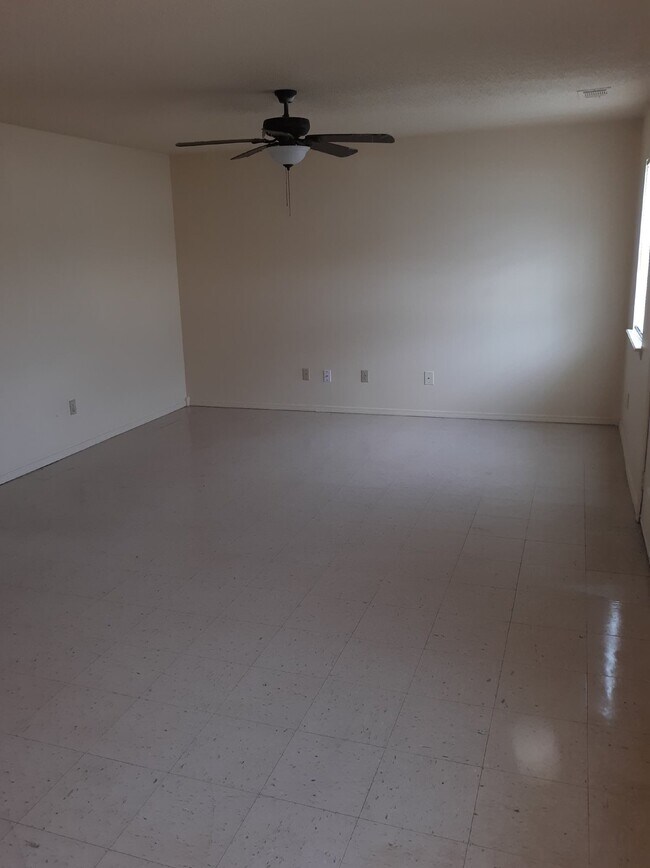 Foto del edificio - "Charming 2-Bedroom Retreat in Bono – Cozy 710 Sq. Ft. Apartment Awaits!"